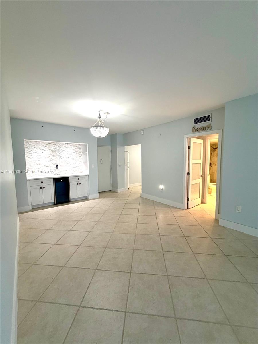 Ver detalles 2C 1 / 2 870 sq. ft. $ 2026-09-03 0 foto