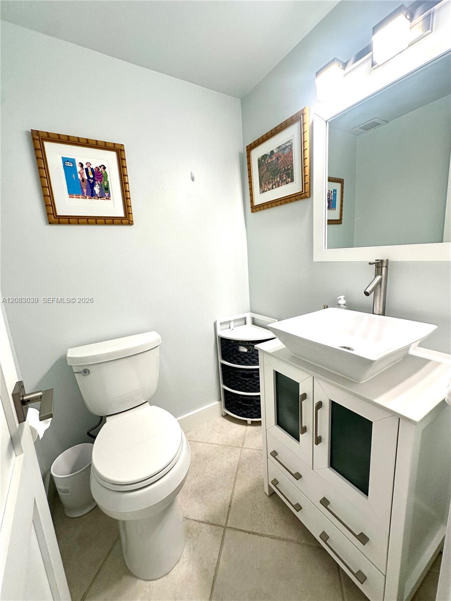 Ver detalles 2C 1 / 2 870 sq. ft. $ 2026-09-03 0 foto