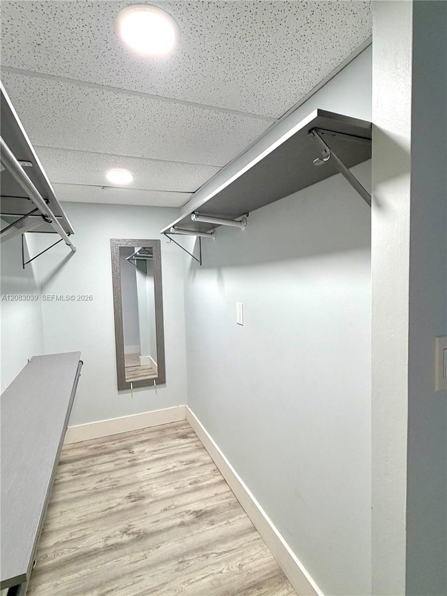 Ver detalles 2C 1 / 2 870 sq. ft. $ 2026-09-03 0 foto