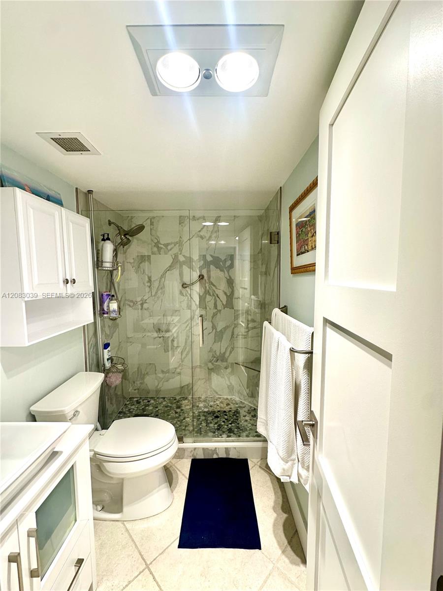 Ver detalles 2C 1 / 2 870 sq. ft. $ 2026-09-03 0 foto