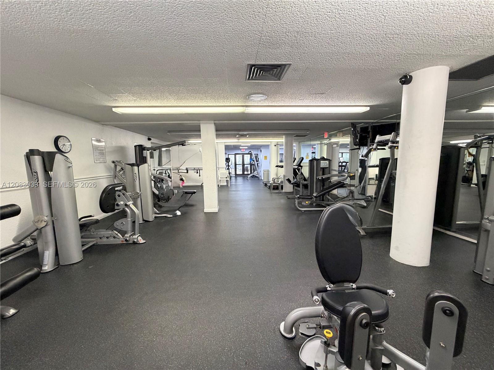 Ver detalles 2C 1 / 2 870 sq. ft. $ 2026-09-03 0 foto