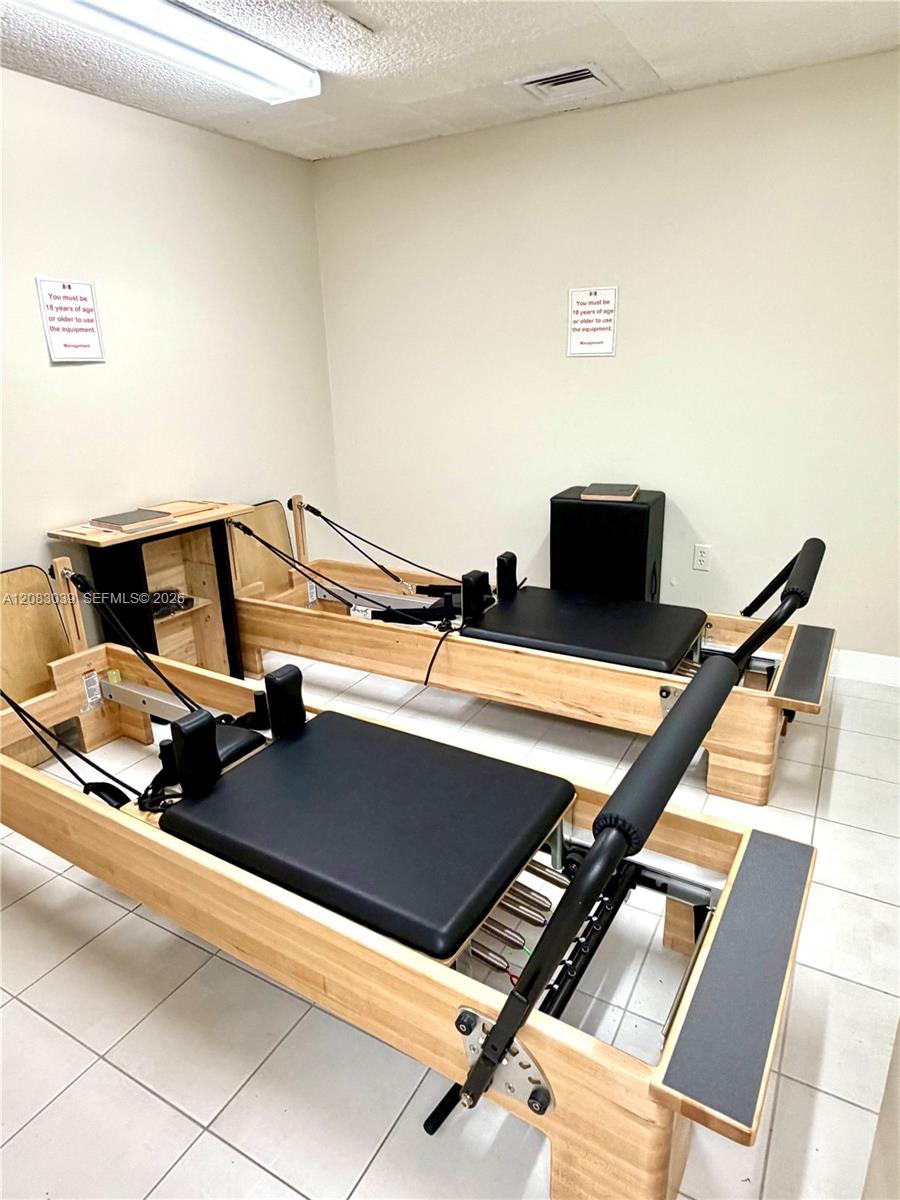 Ver detalles 2C 1 / 2 870 sq. ft. $ 2026-09-03 0 foto