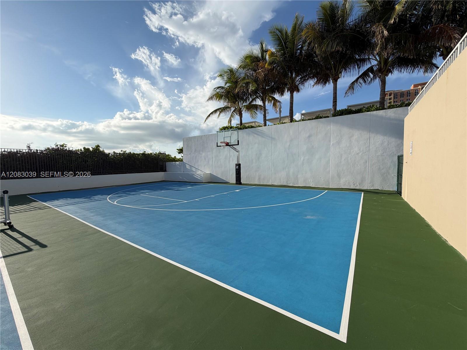 Ver detalles 2C 1 / 2 870 sq. ft. $ 2026-09-03 0 foto