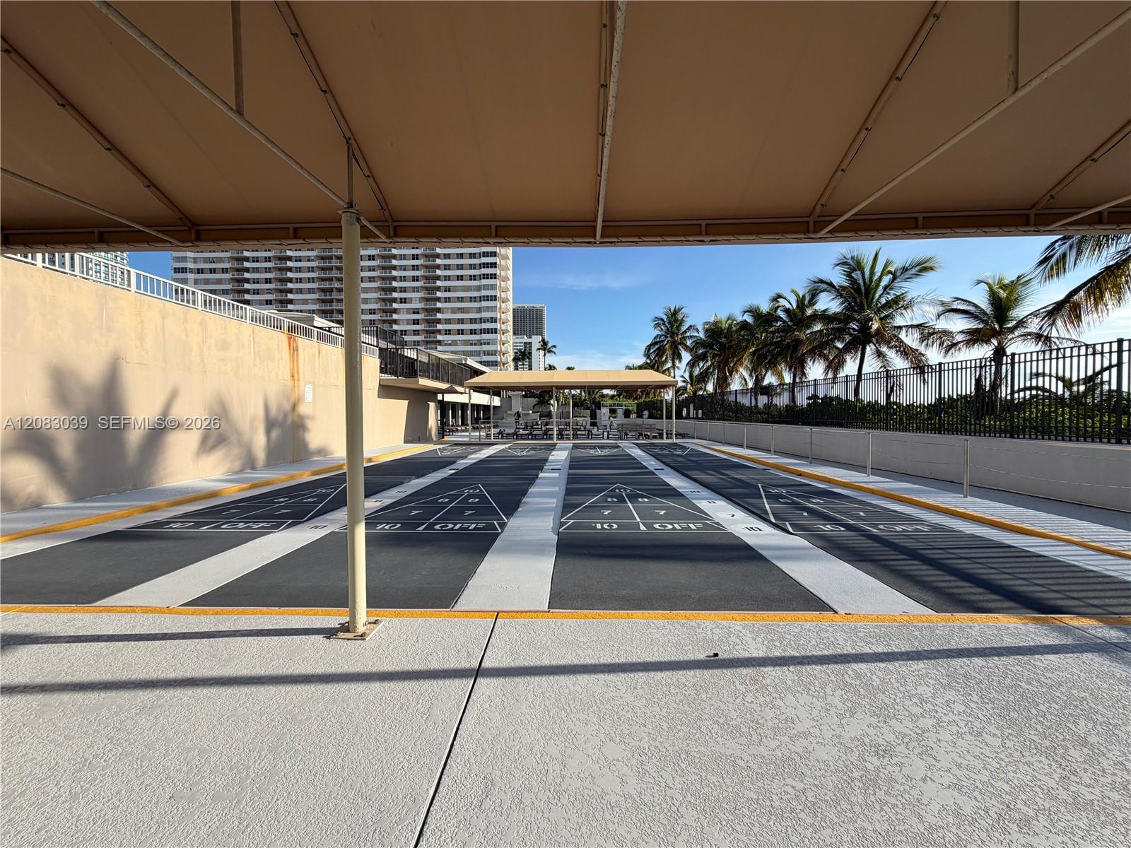 Ver detalles 2C 1 / 2 870 sq. ft. $ 2026-09-03 0 foto