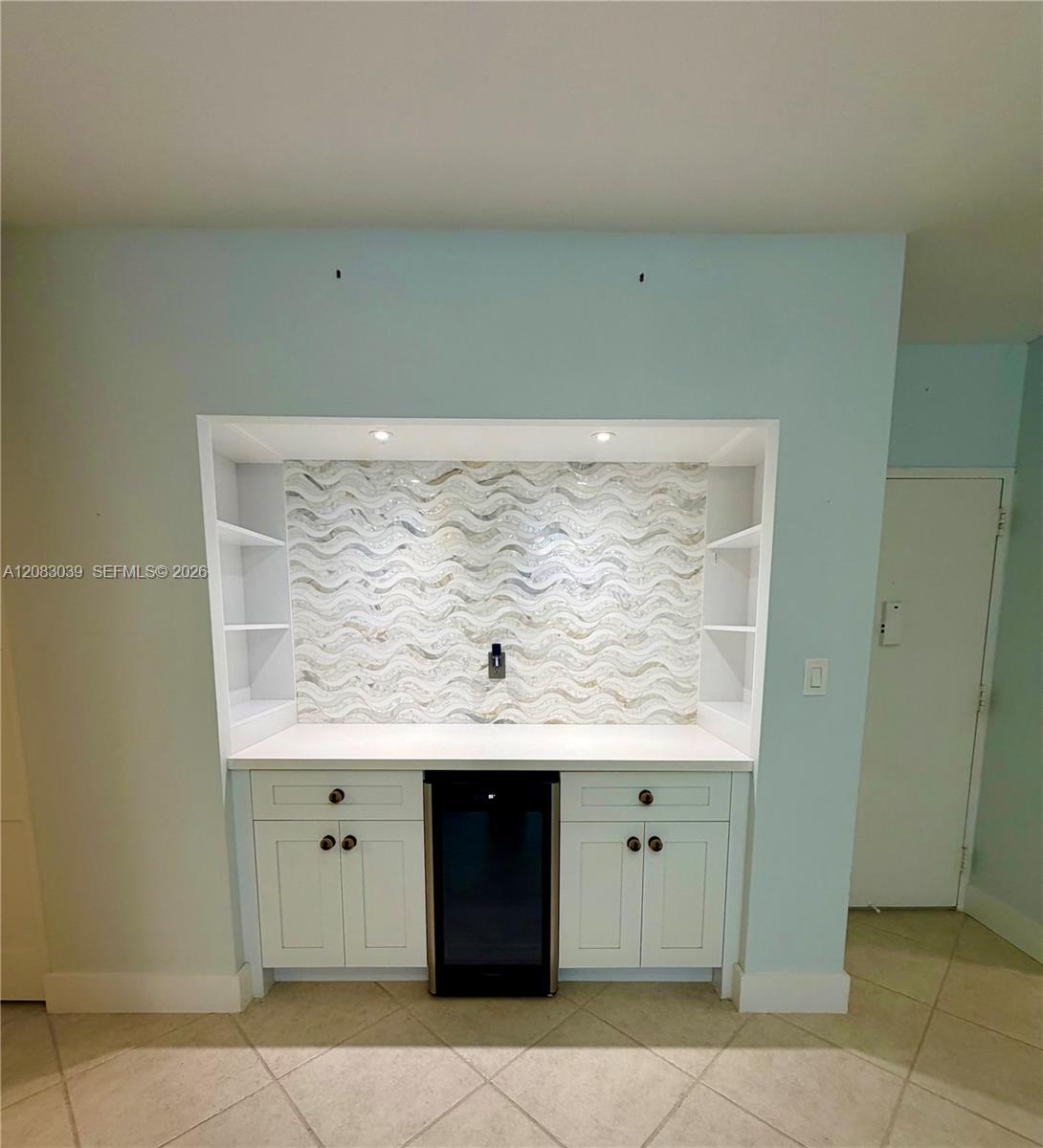 Ver detalles 2C 1 / 2 870 sq. ft. $ 2026-09-03 0 foto