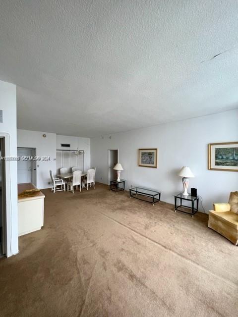PH-21 2 / 2 1357 sq. ft. $ 2026-09-03 0 foto