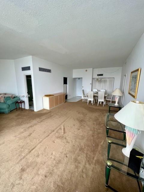 PH-21 2 / 2 1357 sq. ft. $ 2026-09-03 0 foto