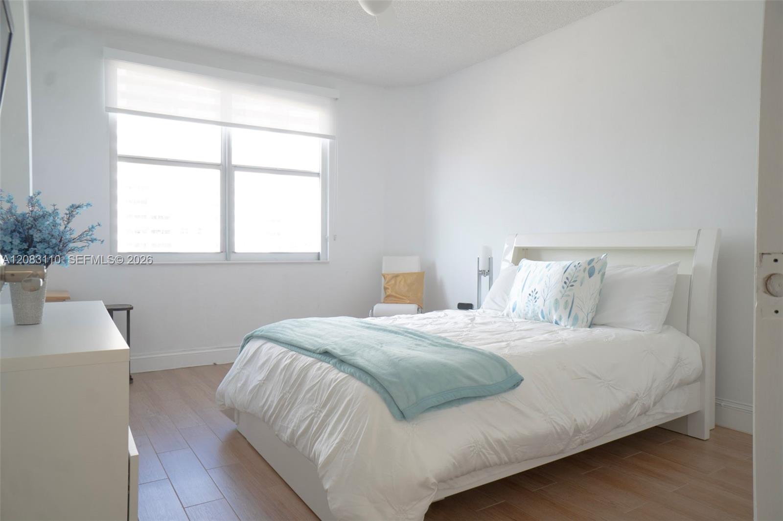 See details 7F 2 / 2 1340 sq. ft. $ 2026-09-03 0 Photo