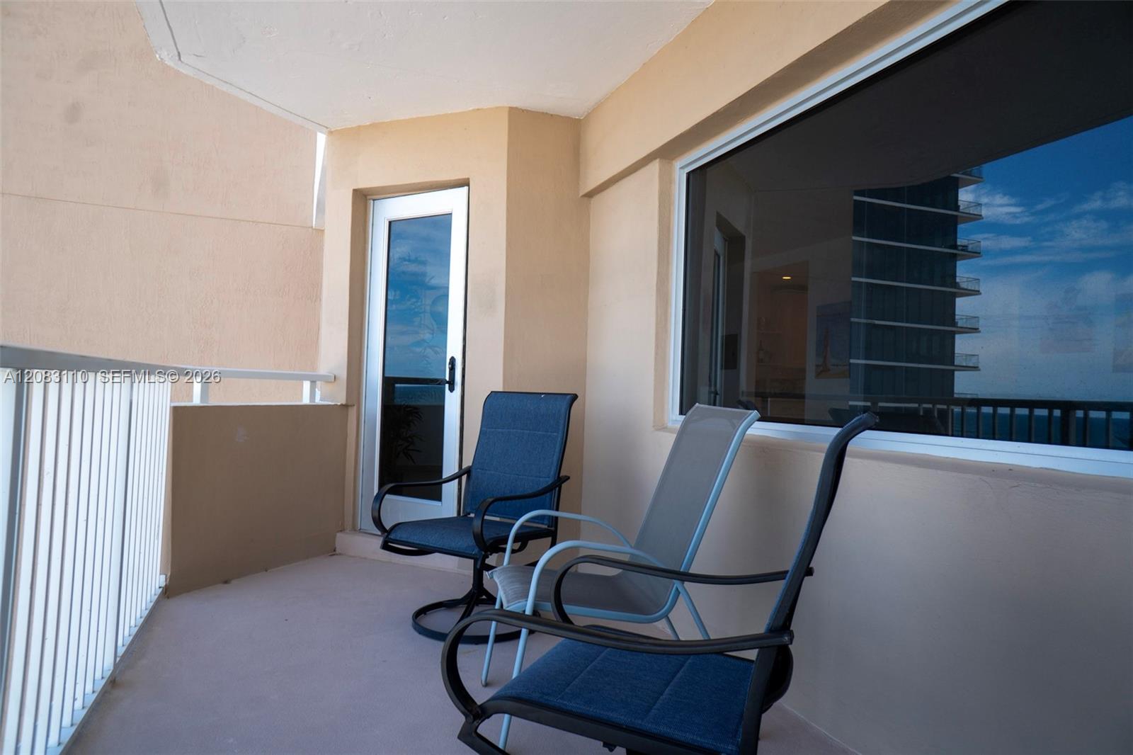 See details 7F 2 / 2 1340 sq. ft. $ 2026-09-03 0 Photo