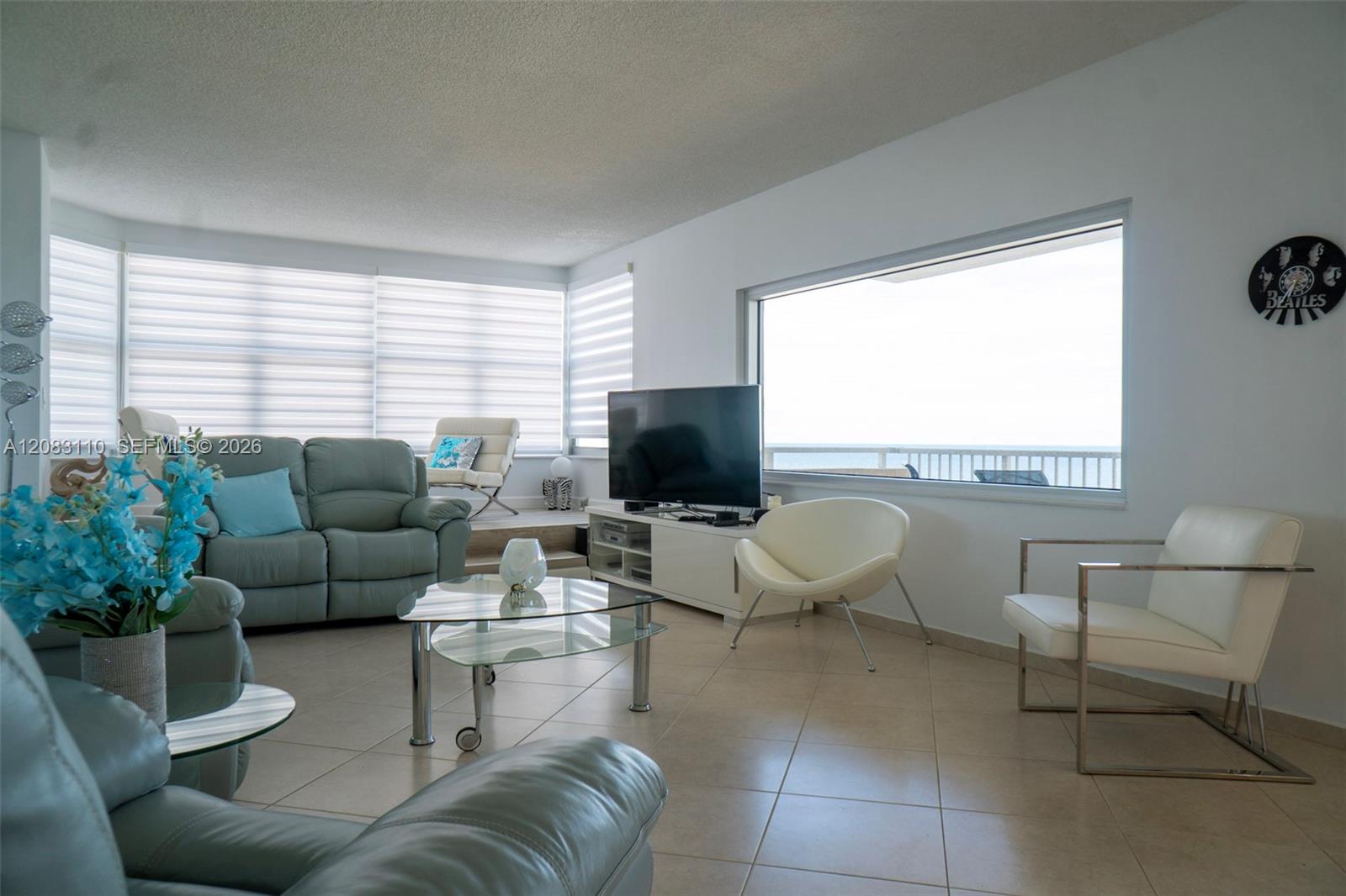 See details 7F 2 / 2 1340 sq. ft. $ 2026-09-03 0 Photo