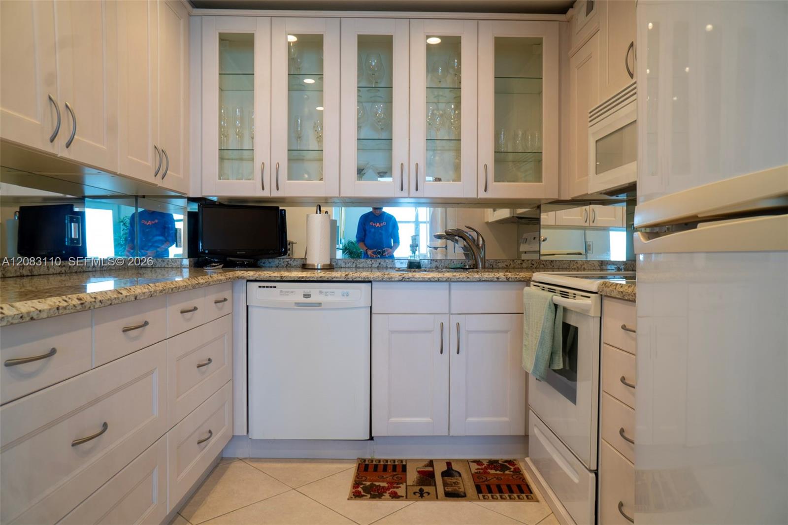 See details 7F 2 / 2 1340 sq. ft. $ 2026-09-03 0 Photo
