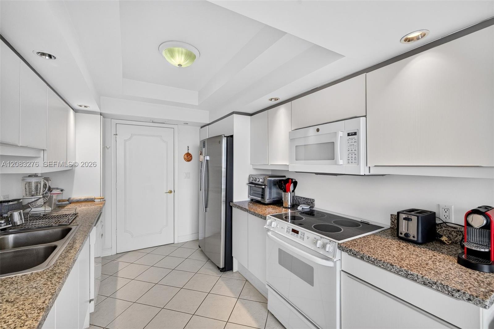 Ver detalles 2406 3 / 4 2390 sq. ft. $ 2026-09-03 0 foto
