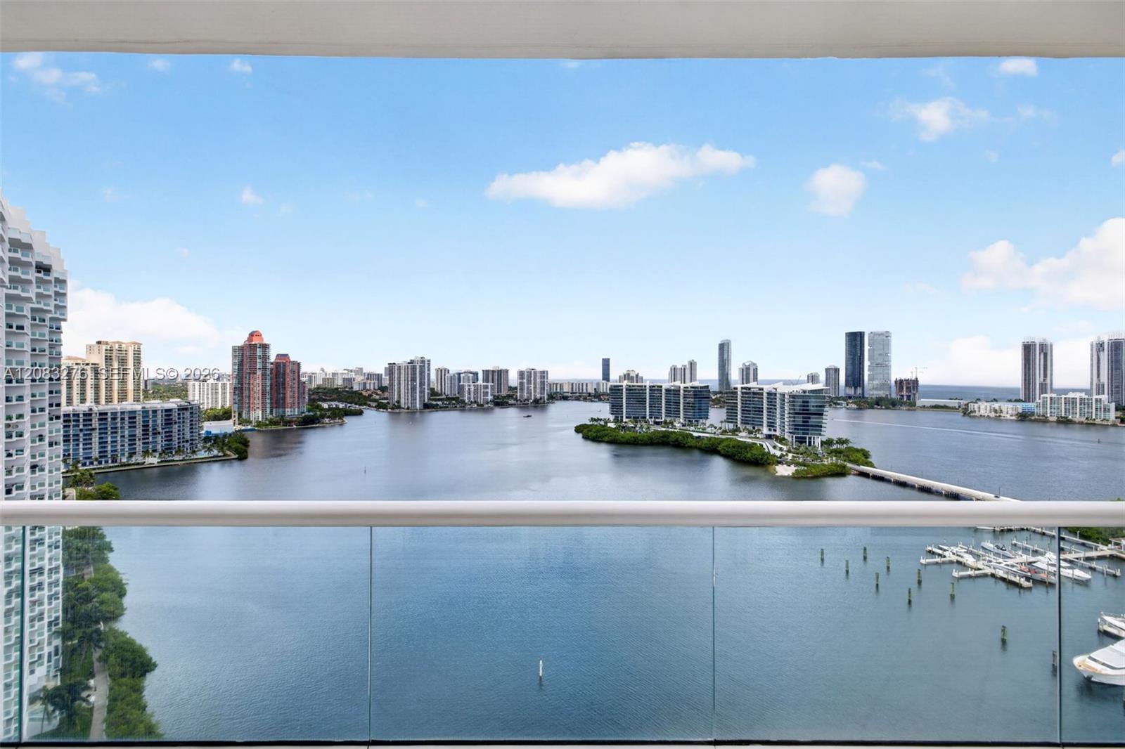Ver detalles 2406 3 / 4 2390 sq. ft. $ 2026-09-03 0 foto