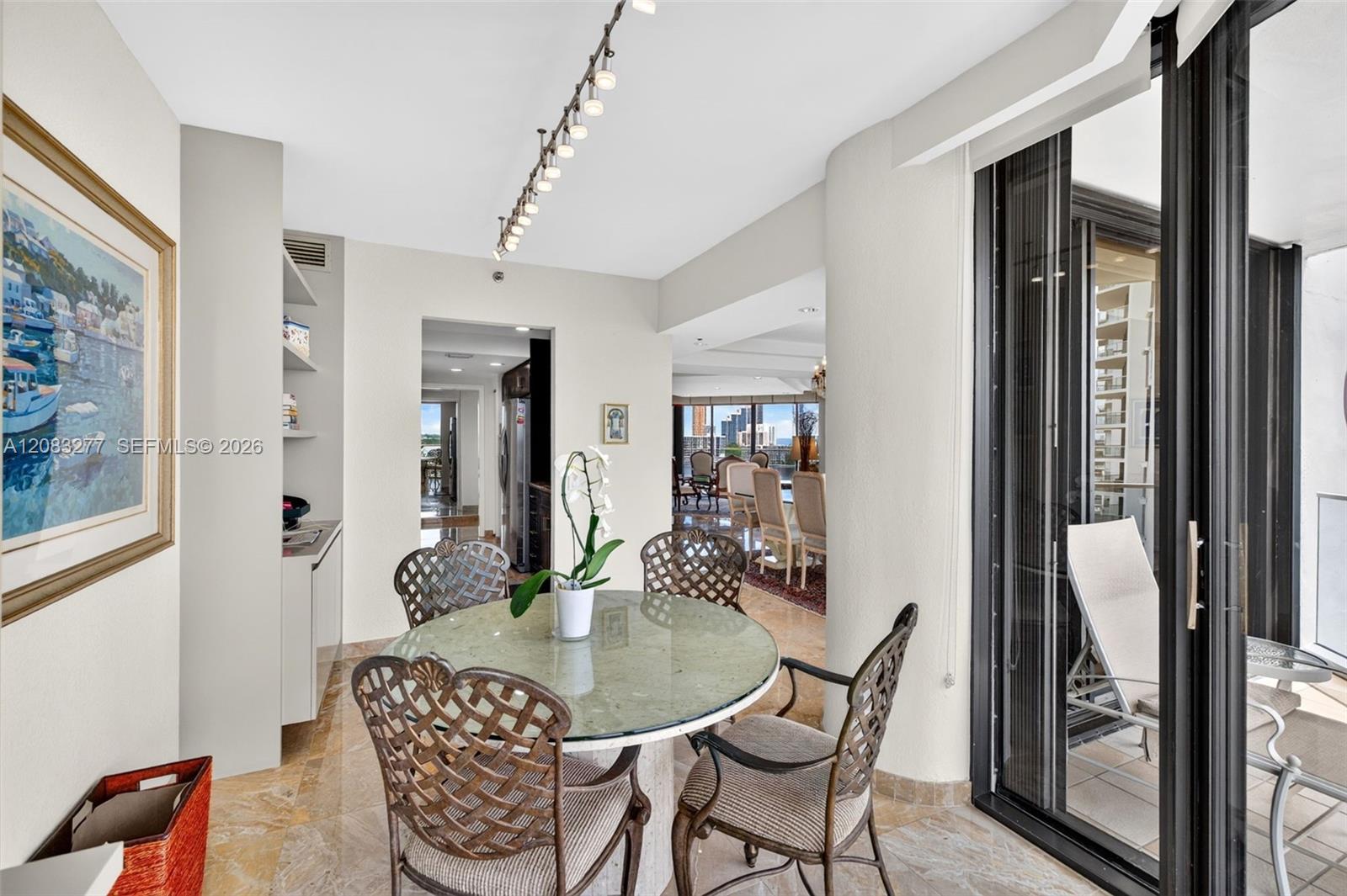 Ver detalles 1202 2 / 2 1910 sq. ft. $ 2026-09-03 0 foto