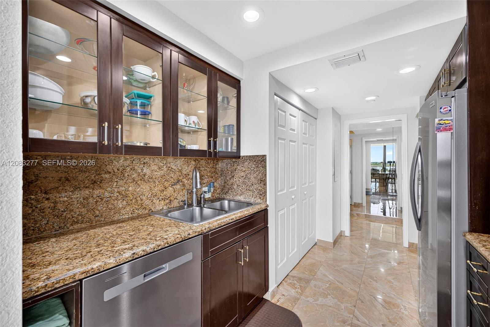 Ver detalles 1202 2 / 2 1910 sq. ft. $ 2026-09-03 0 foto