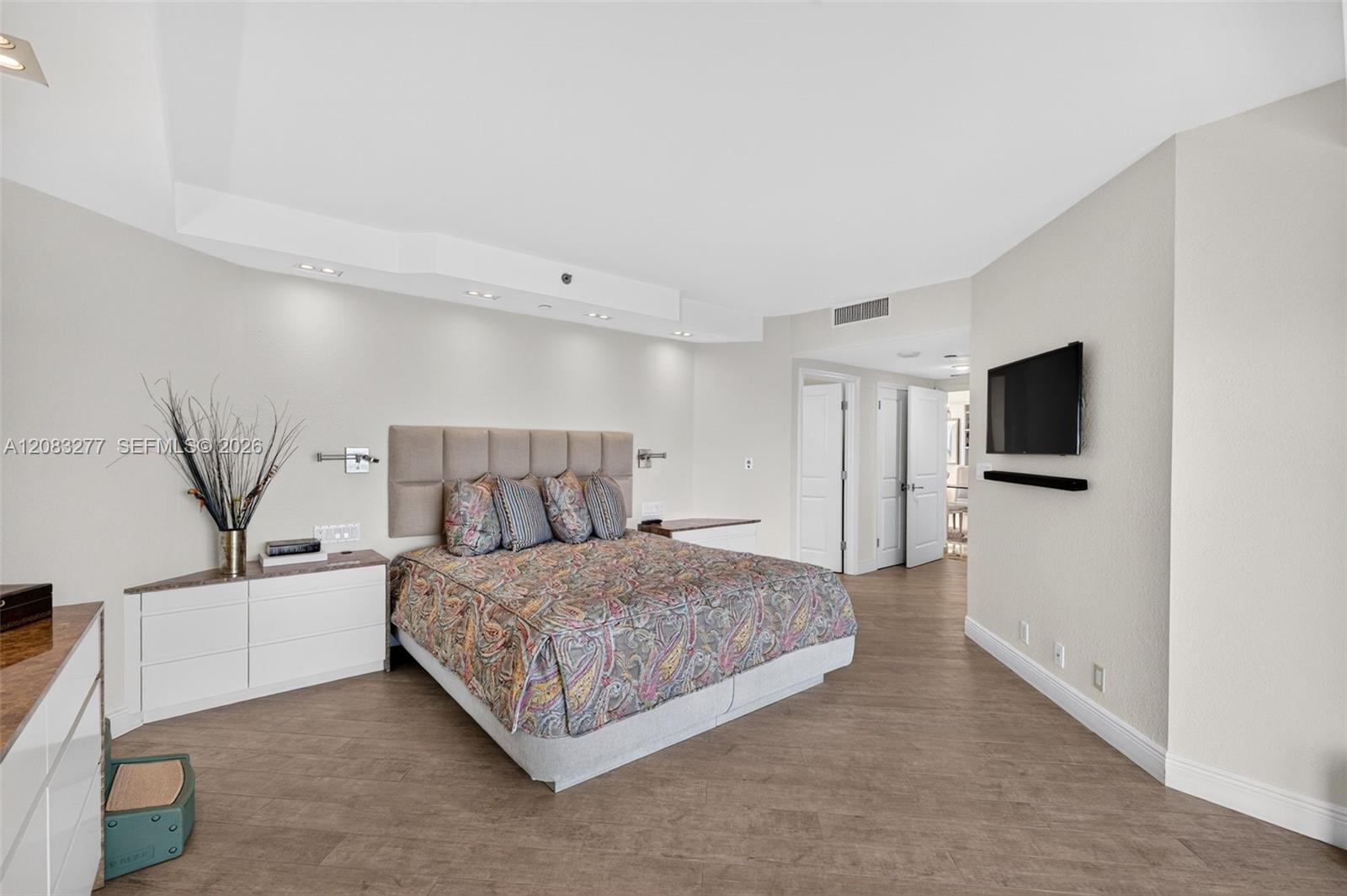 Ver detalles 1202 2 / 2 1910 sq. ft. $ 2026-09-03 0 foto