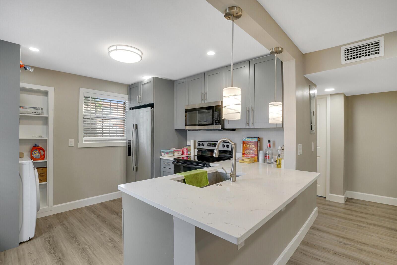   / 0 1680 sq. ft. $ 2026-09-05 0 foto