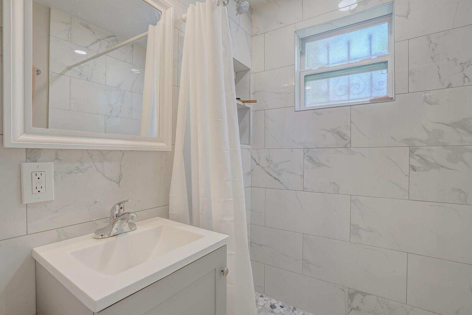   / 0 1680 sq. ft. $ 2026-09-05 0 foto