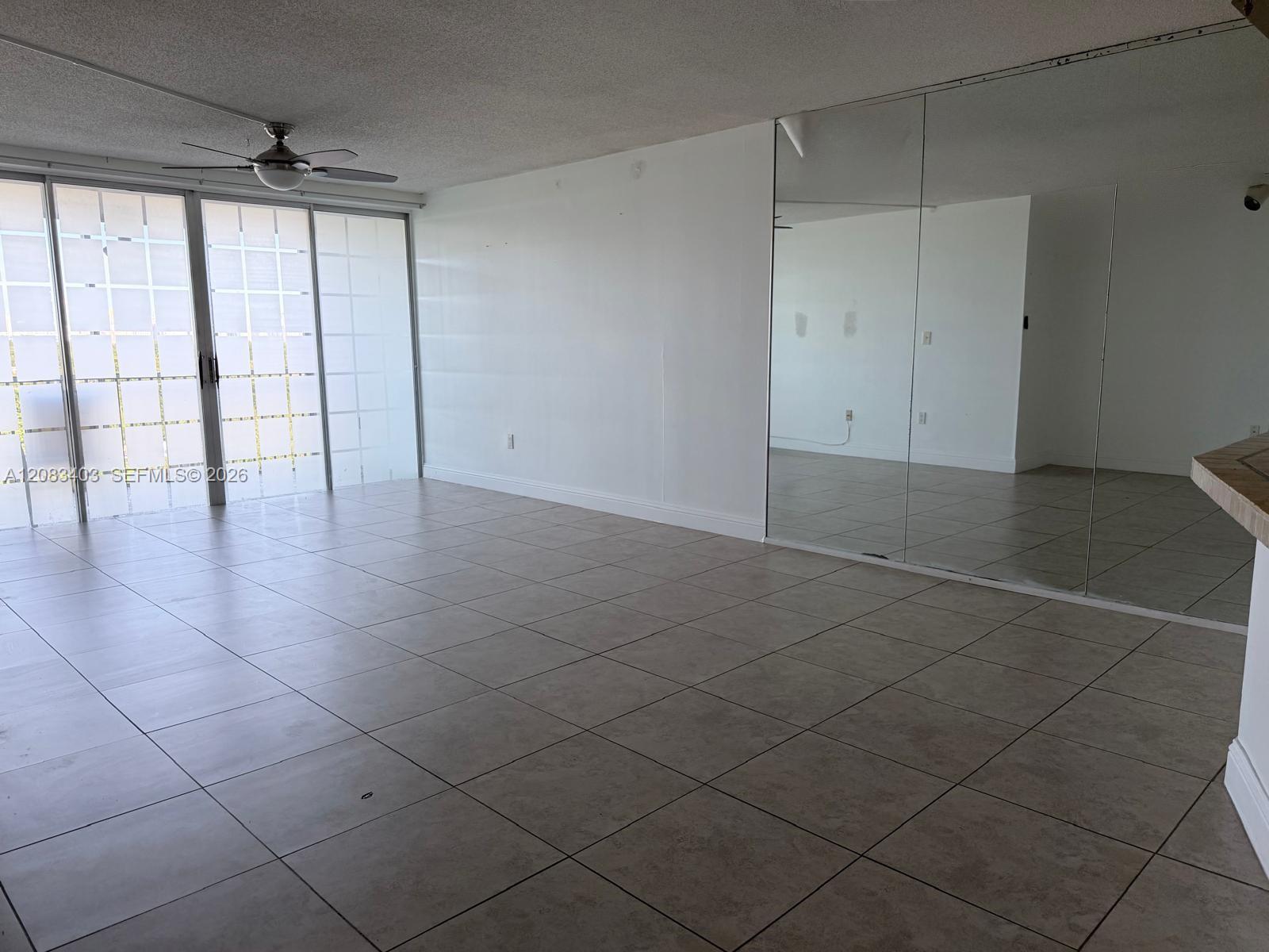 See details 712-2 1 / 2 1036 sq. ft. $ 2026-09-03 0 Photo