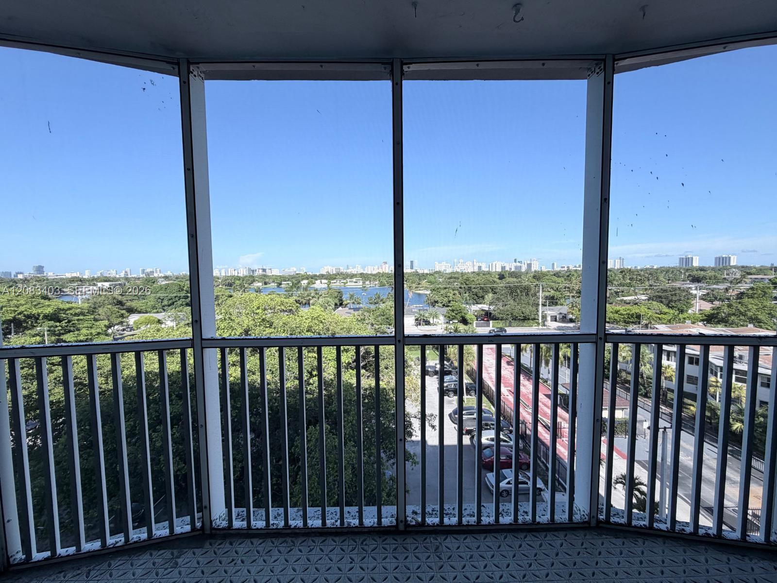 See details 712-2 1 / 2 1036 sq. ft. $ 2026-09-03 0 Photo