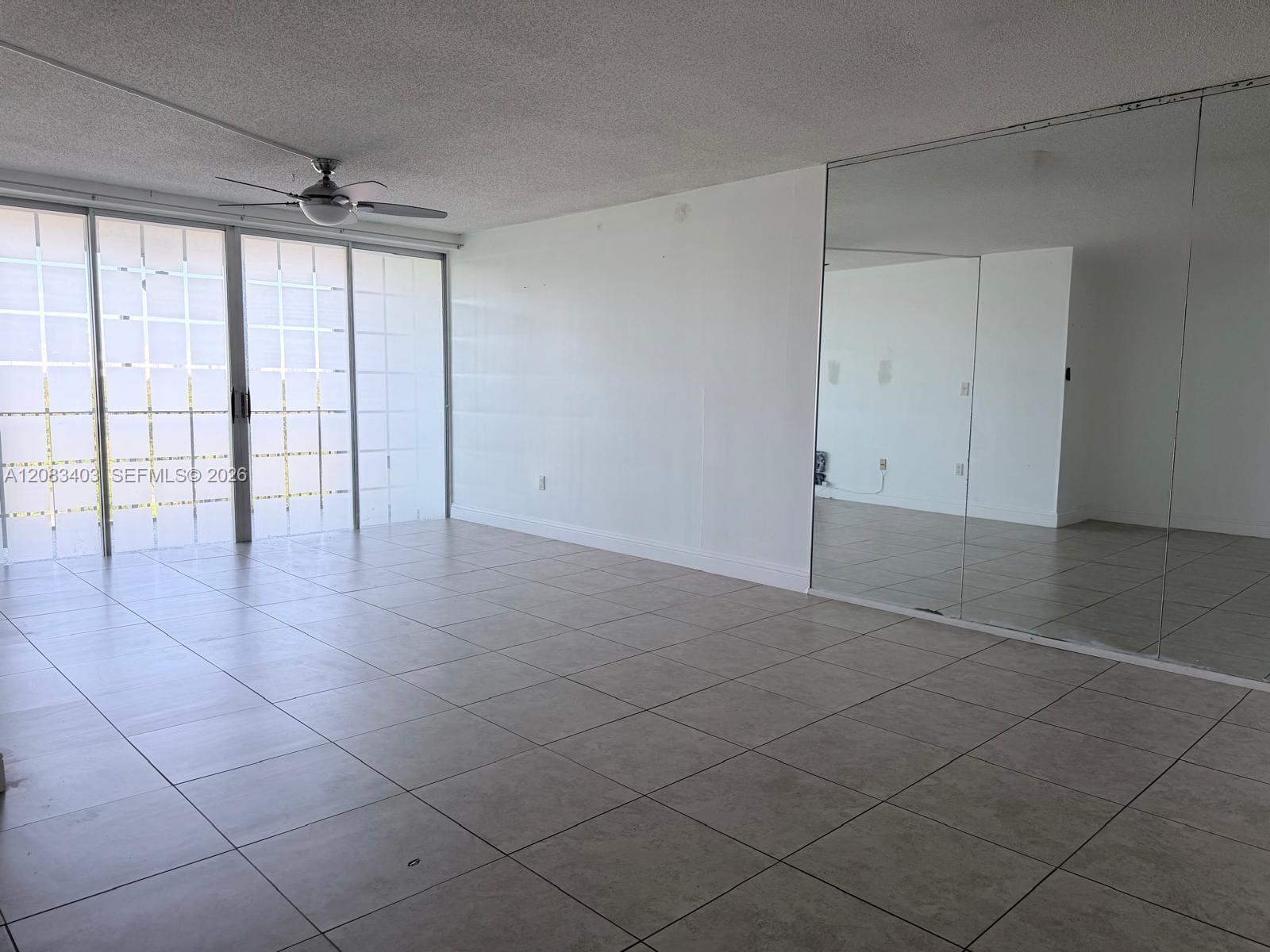 See details 712-2 1 / 2 1036 sq. ft. $ 2026-09-03 0 Photo