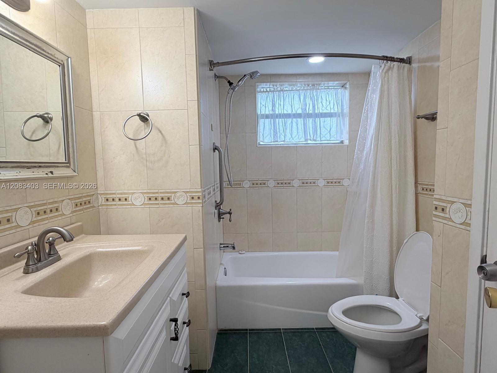See details 712-2 1 / 2 1036 sq. ft. $ 2026-09-03 0 Photo