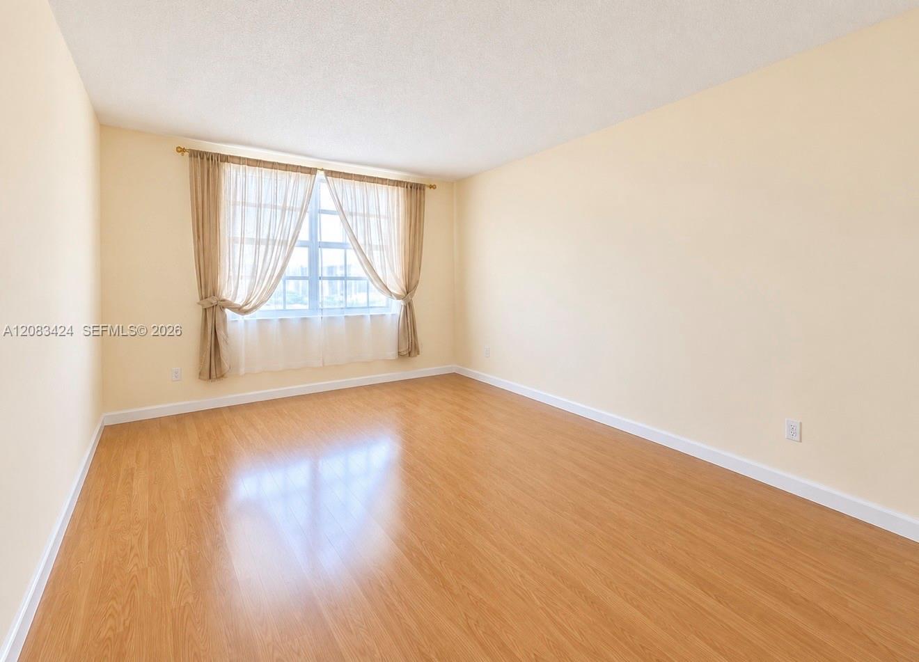 See details 22A 1 / 2 870 sq. ft. $ 2026-09-03 0 Photo