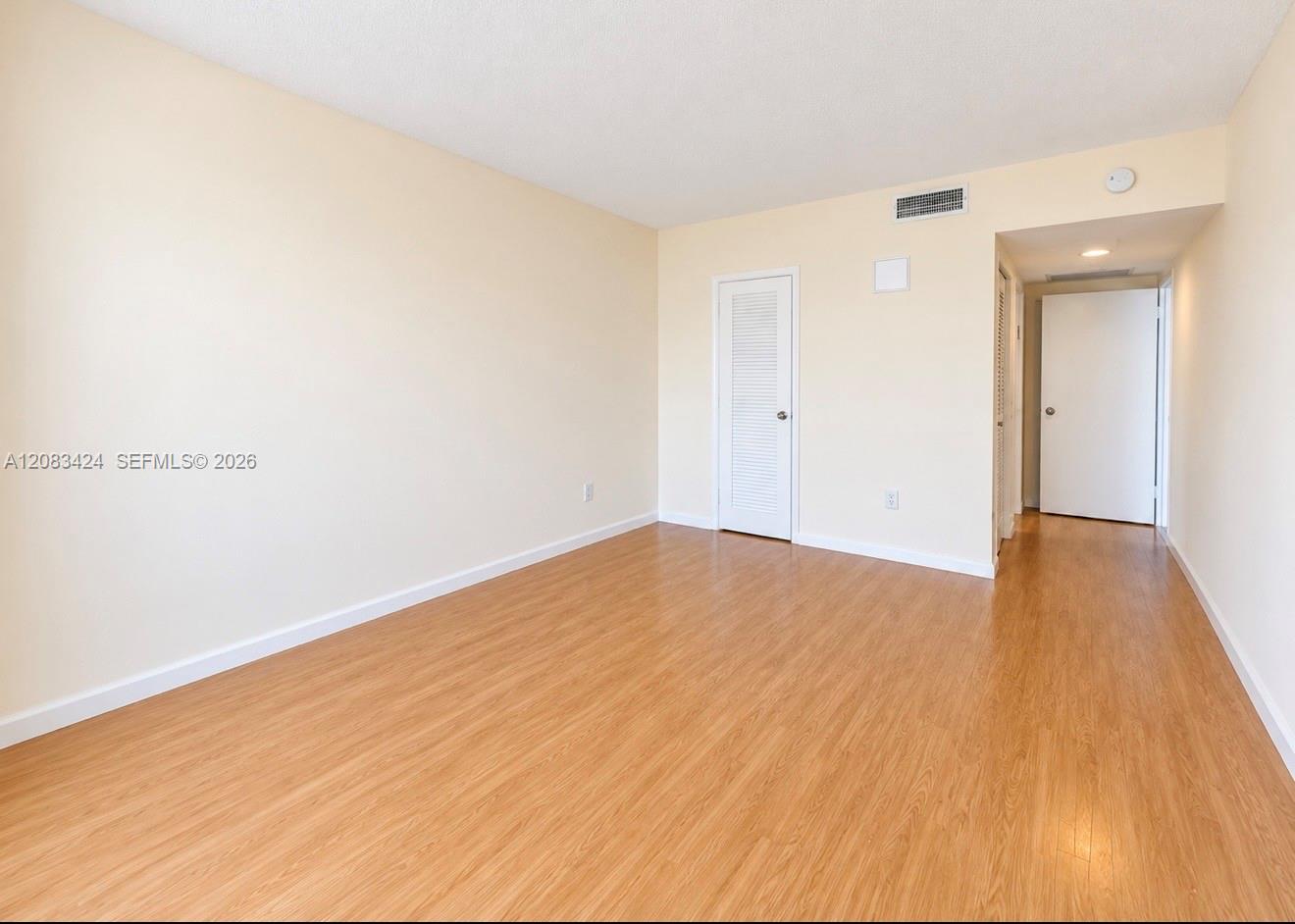 See details 22A 1 / 2 870 sq. ft. $ 2026-09-03 0 Photo
