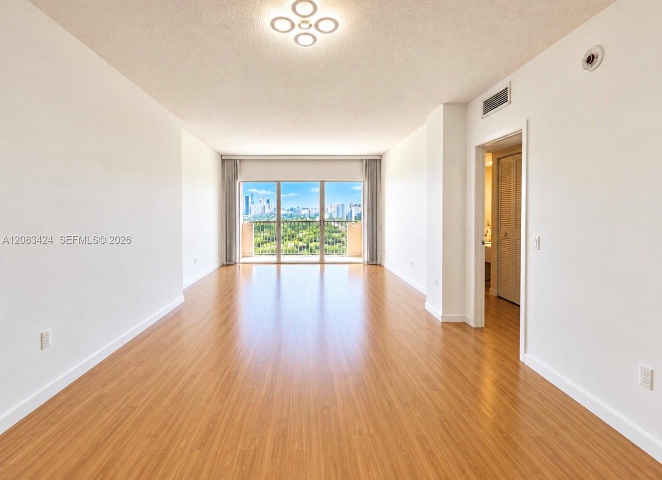 See details 22A 1 / 2 870 sq. ft. $ 2026-09-03 0 Photo