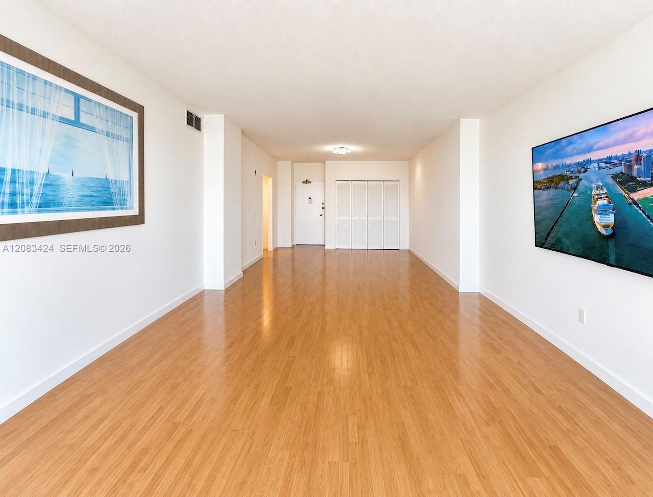 See details 22A 1 / 2 870 sq. ft. $ 2026-09-03 0 Photo