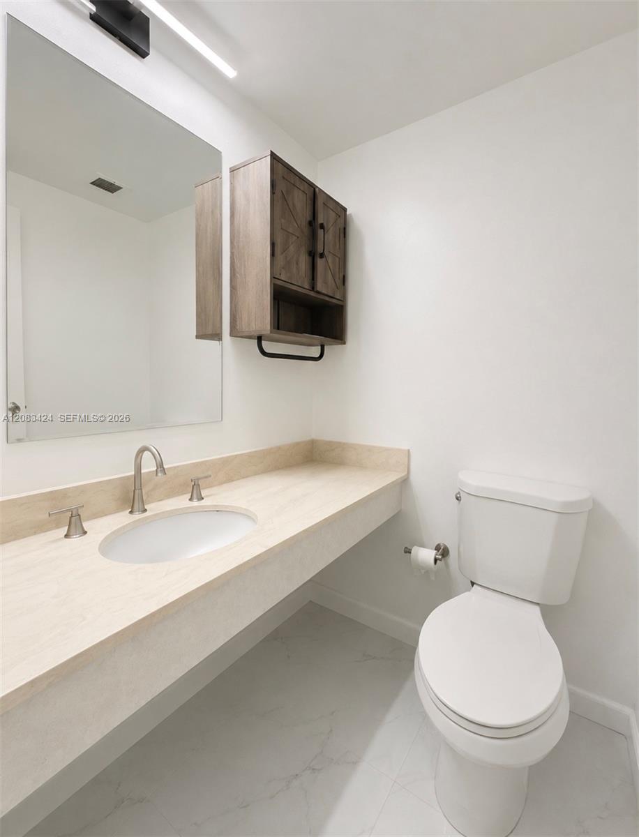 See details 22A 1 / 2 870 sq. ft. $ 2026-09-03 0 Photo