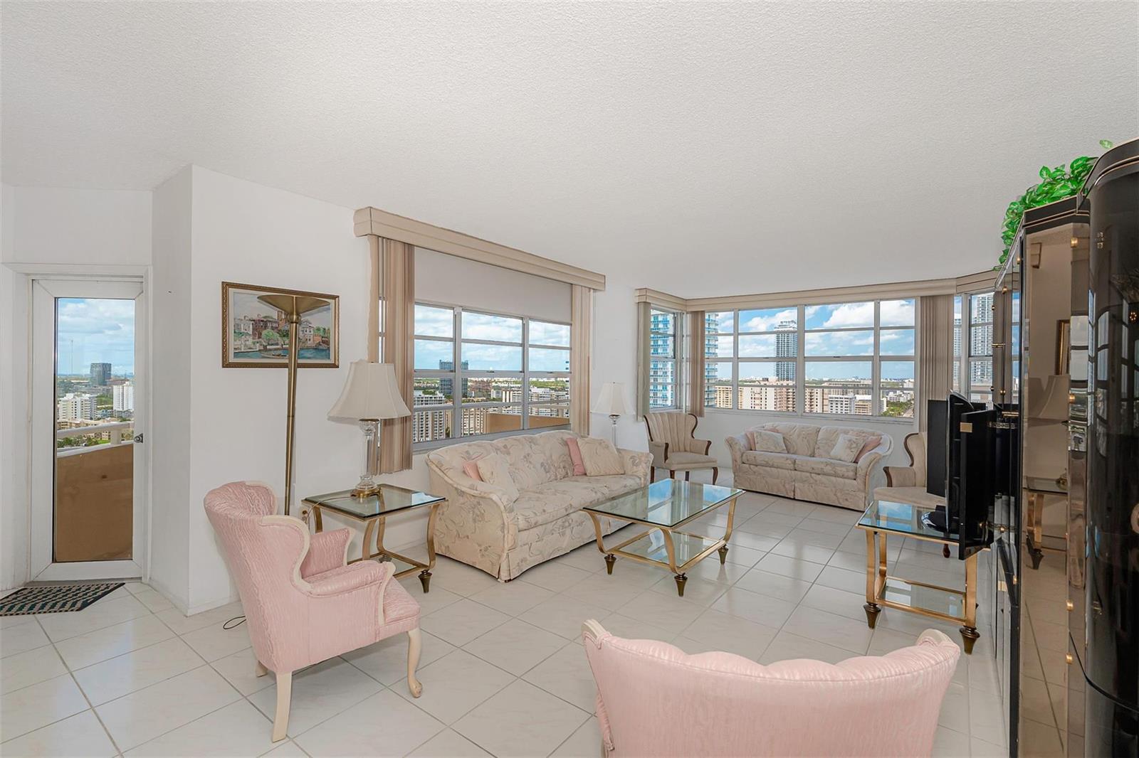 See details 22P 2 / 2 1380 sq. ft. $ 2026-10-13 0 Photo