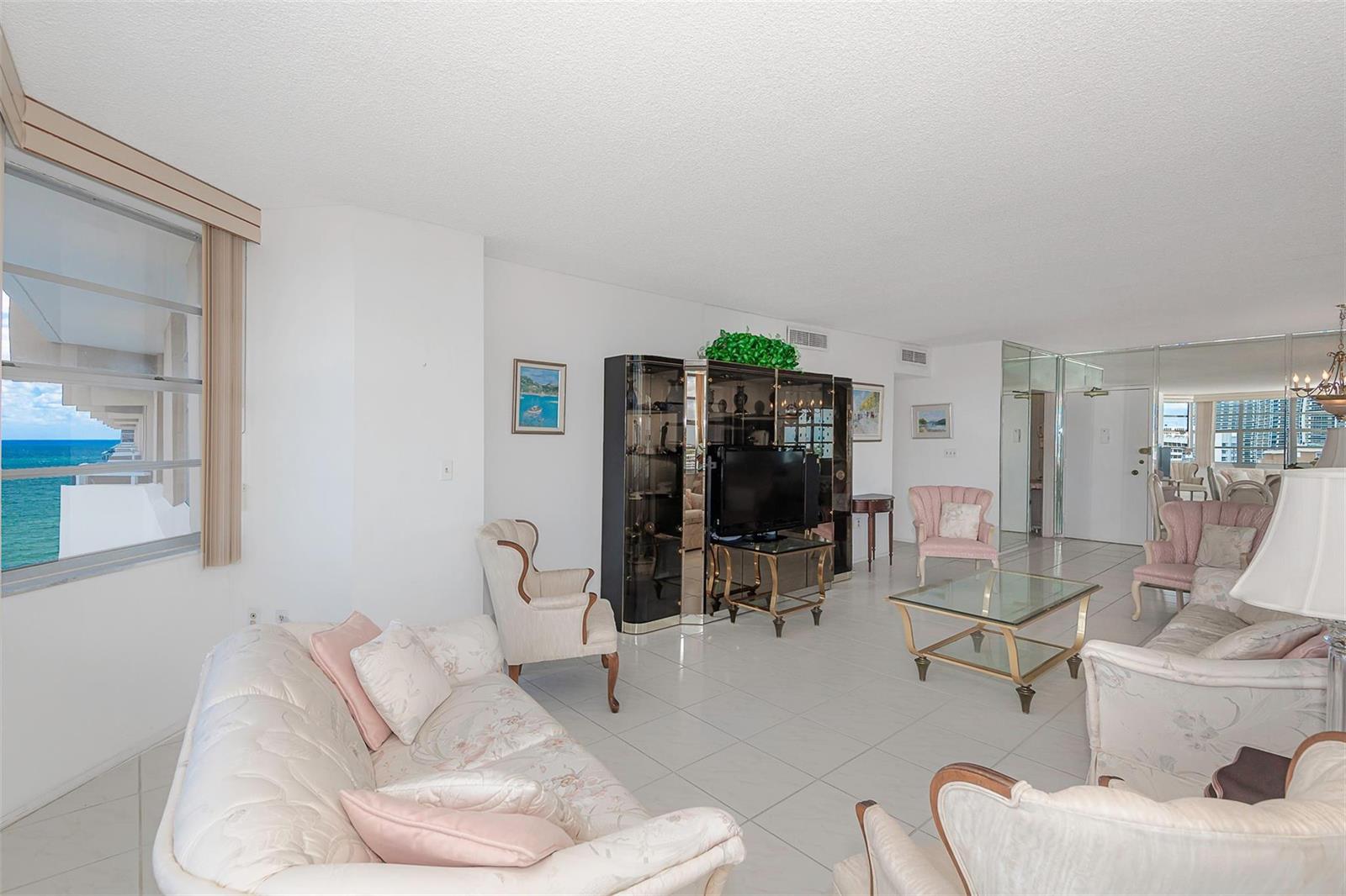 See details 22P 2 / 2 1380 sq. ft. $ 2026-10-13 0 Photo