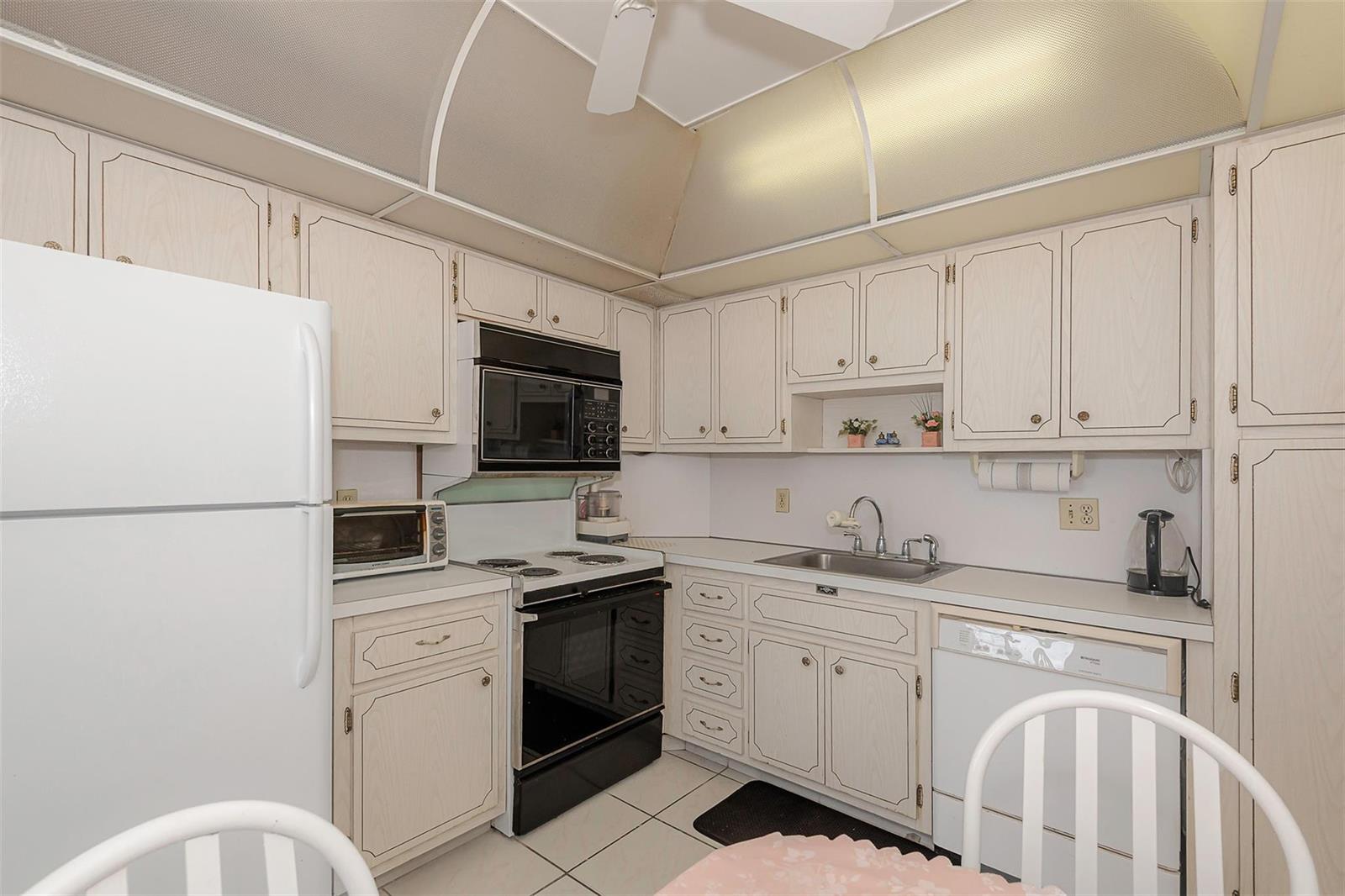 See details 22P 2 / 2 1380 sq. ft. $ 2026-10-13 0 Photo