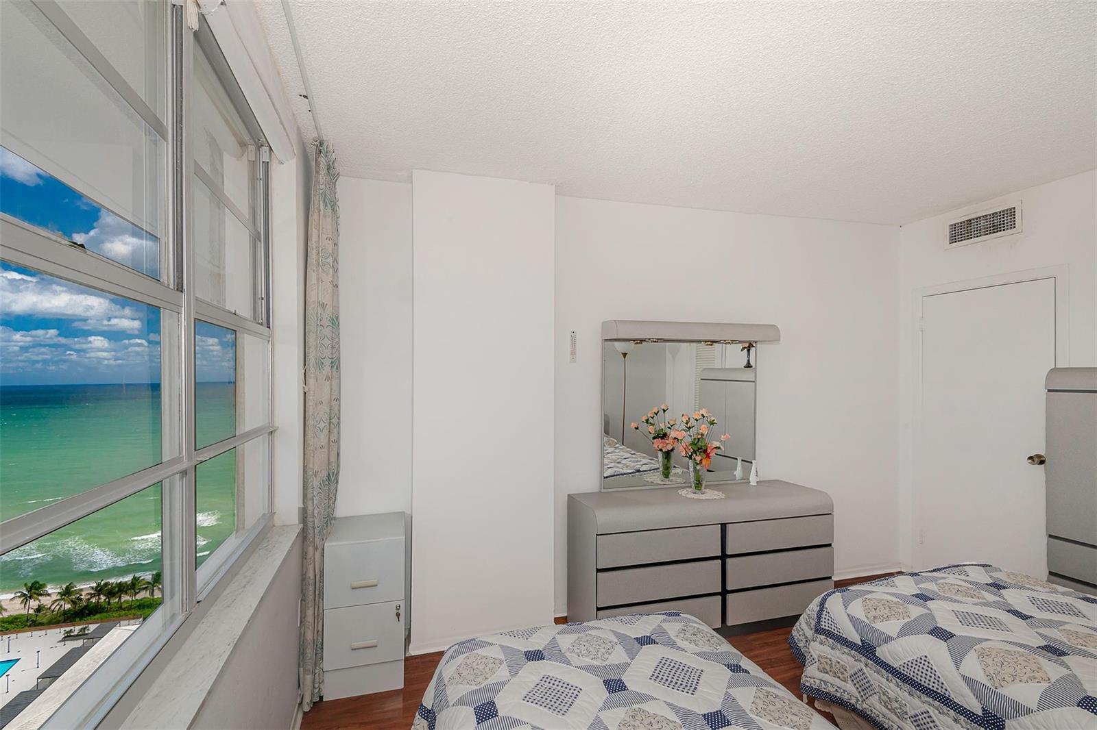 See details 22P 2 / 2 1380 sq. ft. $ 2026-10-13 0 Photo