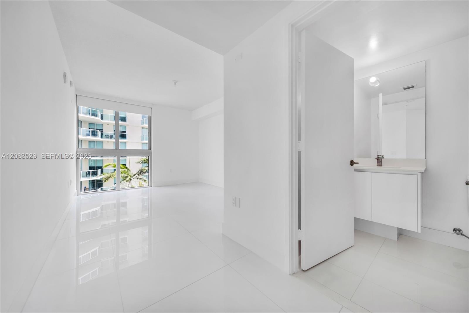 See details 4-701 3 / 4 1892 sq. ft. $ 2026-09-16 0 Photo