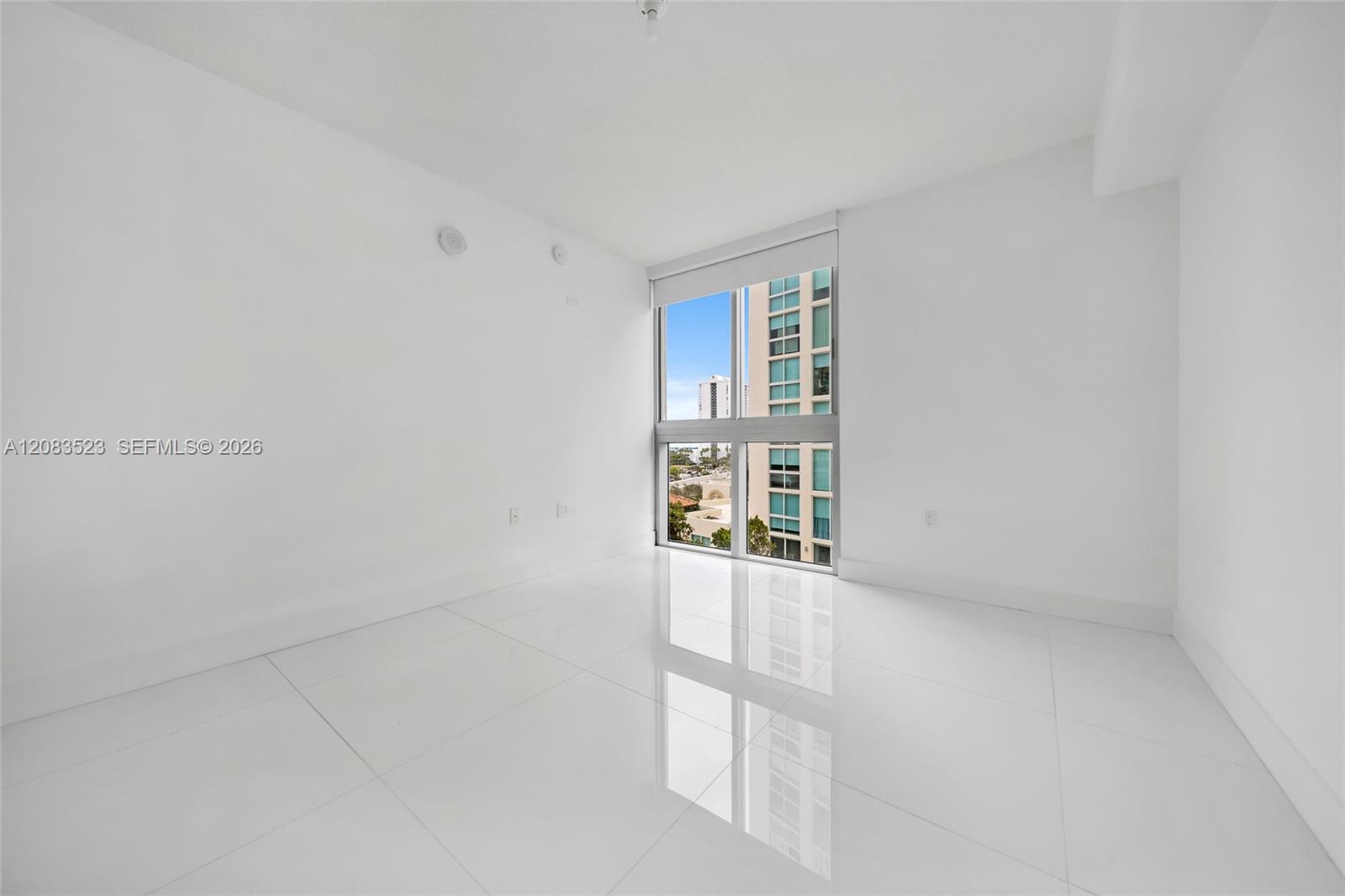 See details 4-701 3 / 4 1892 sq. ft. $ 2026-09-16 0 Photo