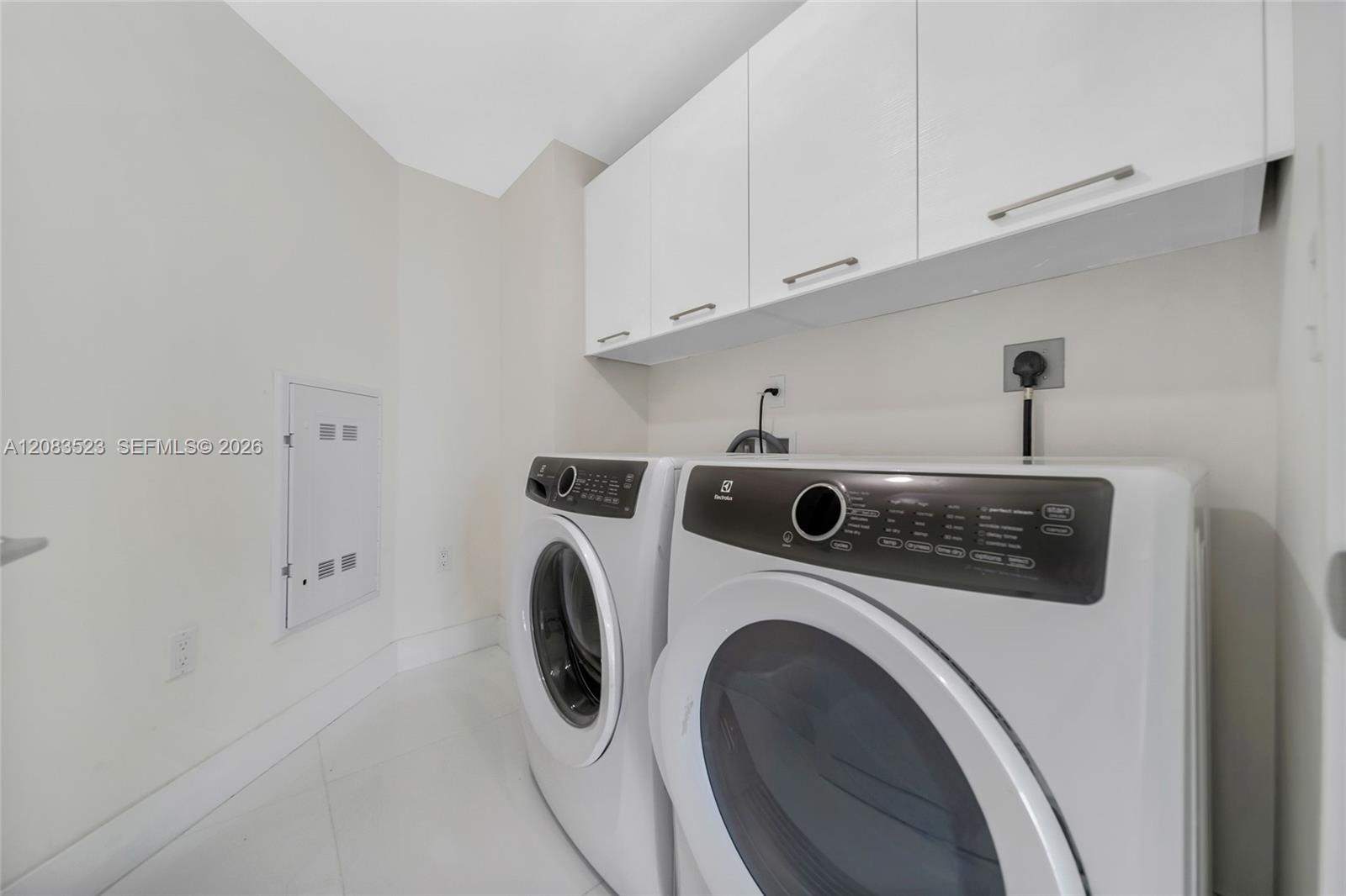 See details 4-701 3 / 4 1892 sq. ft. $ 2026-09-16 0 Photo
