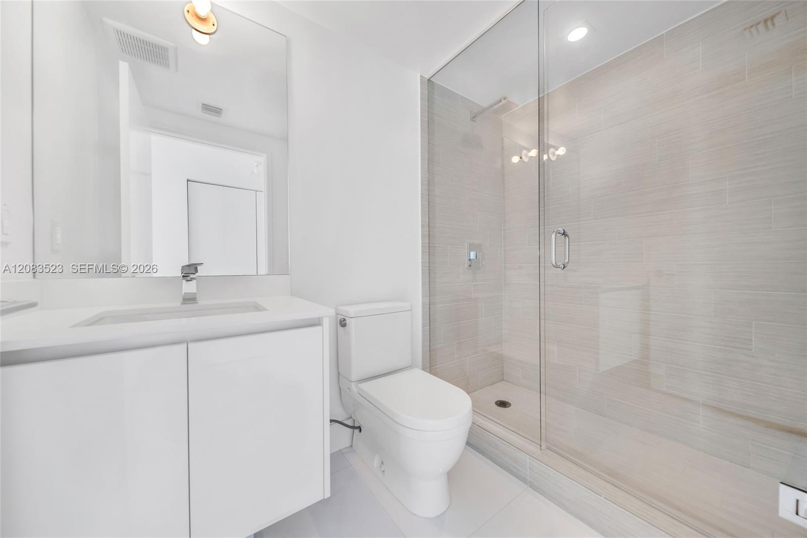 See details 4-701 3 / 4 1892 sq. ft. $ 2026-09-16 0 Photo