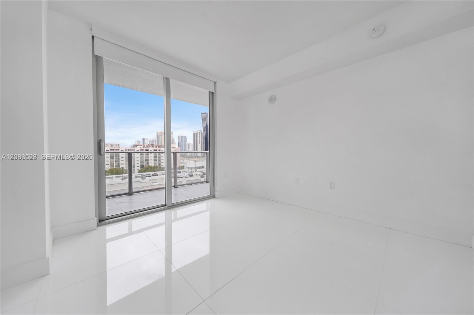See details 4-701 3 / 4 1892 sq. ft. $ 2026-09-16 0 Photo