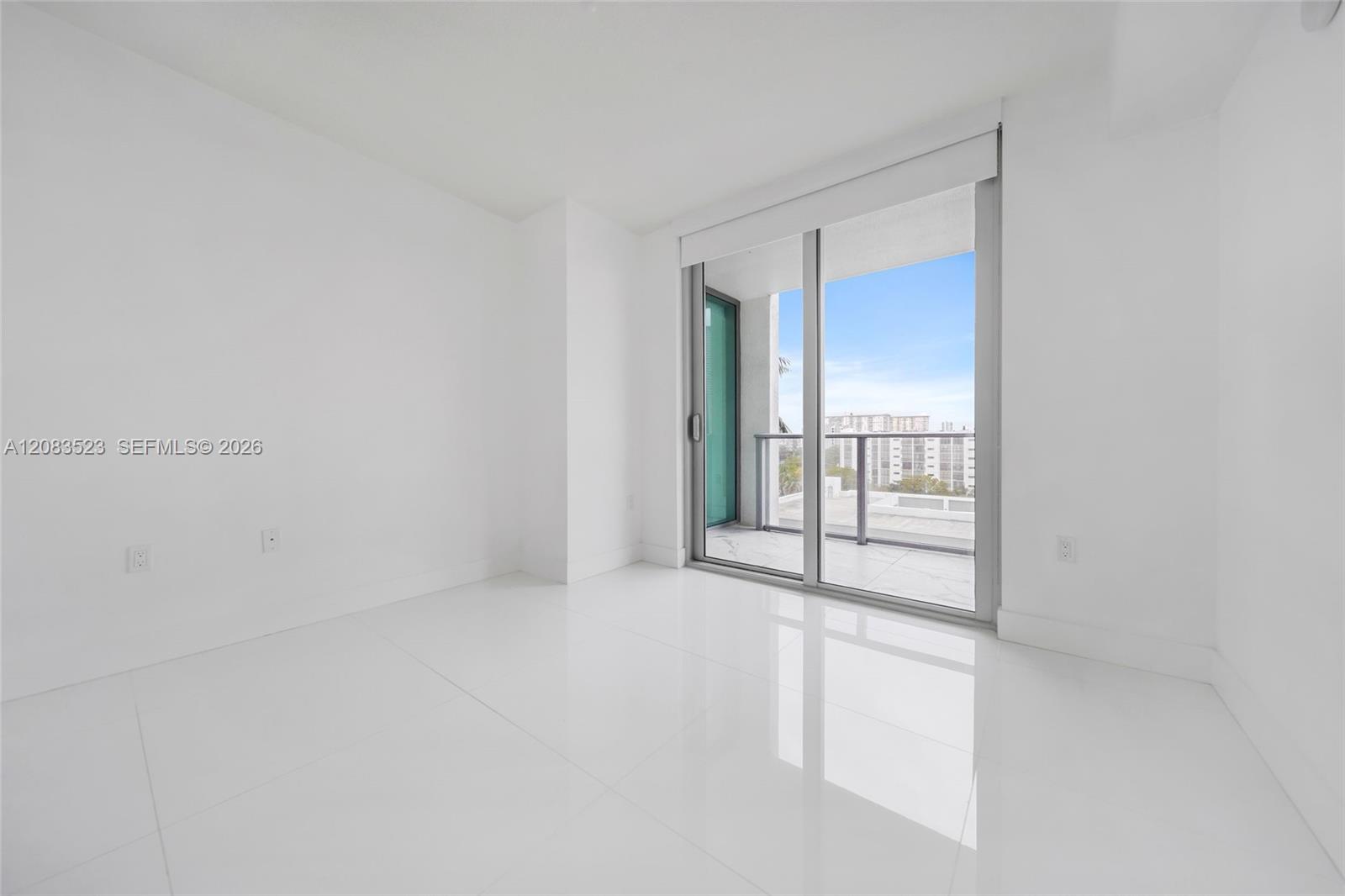 See details 4-701 3 / 4 1892 sq. ft. $ 2026-09-16 0 Photo