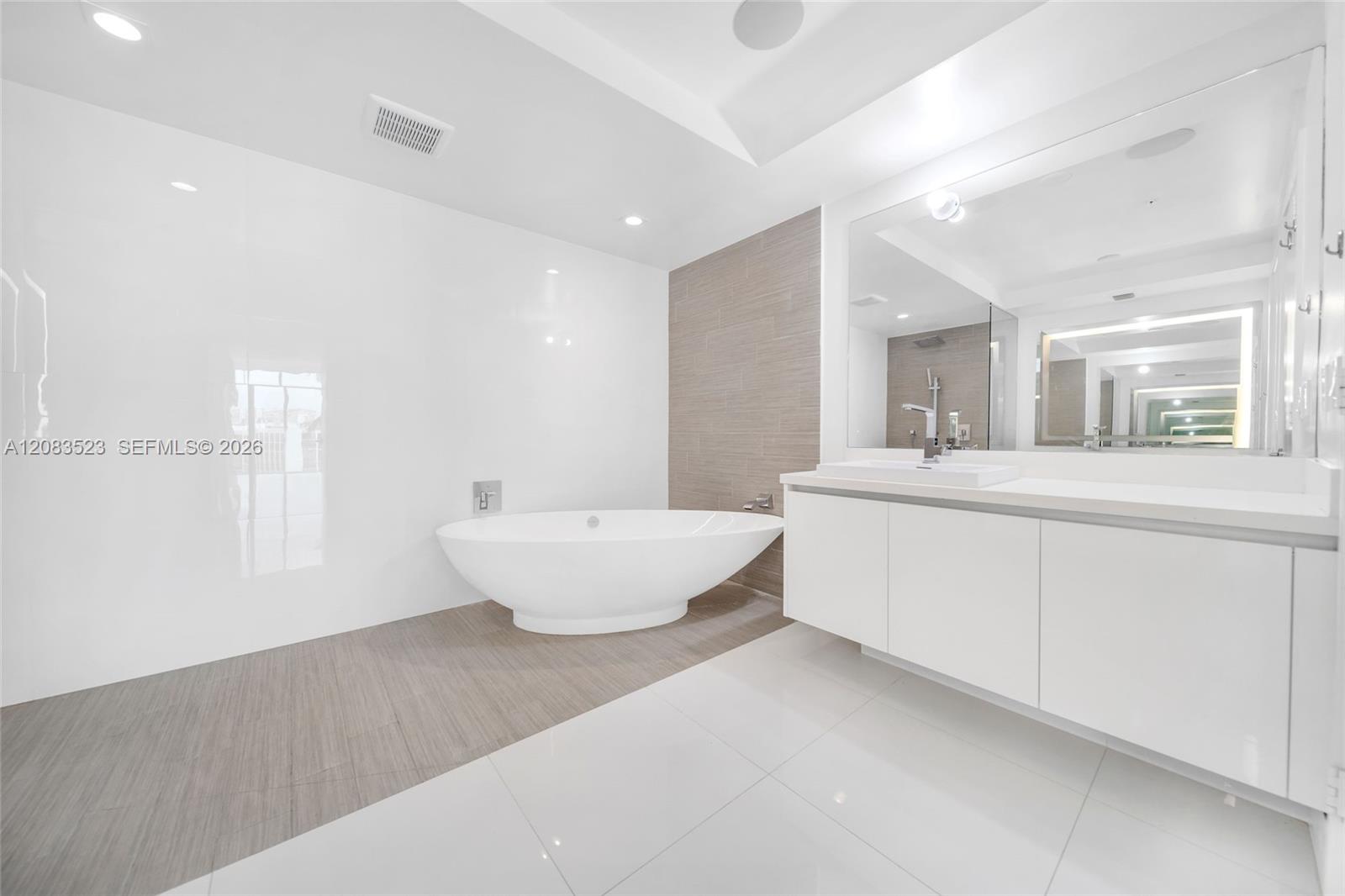 See details 4-701 3 / 4 1892 sq. ft. $ 2026-09-16 0 Photo