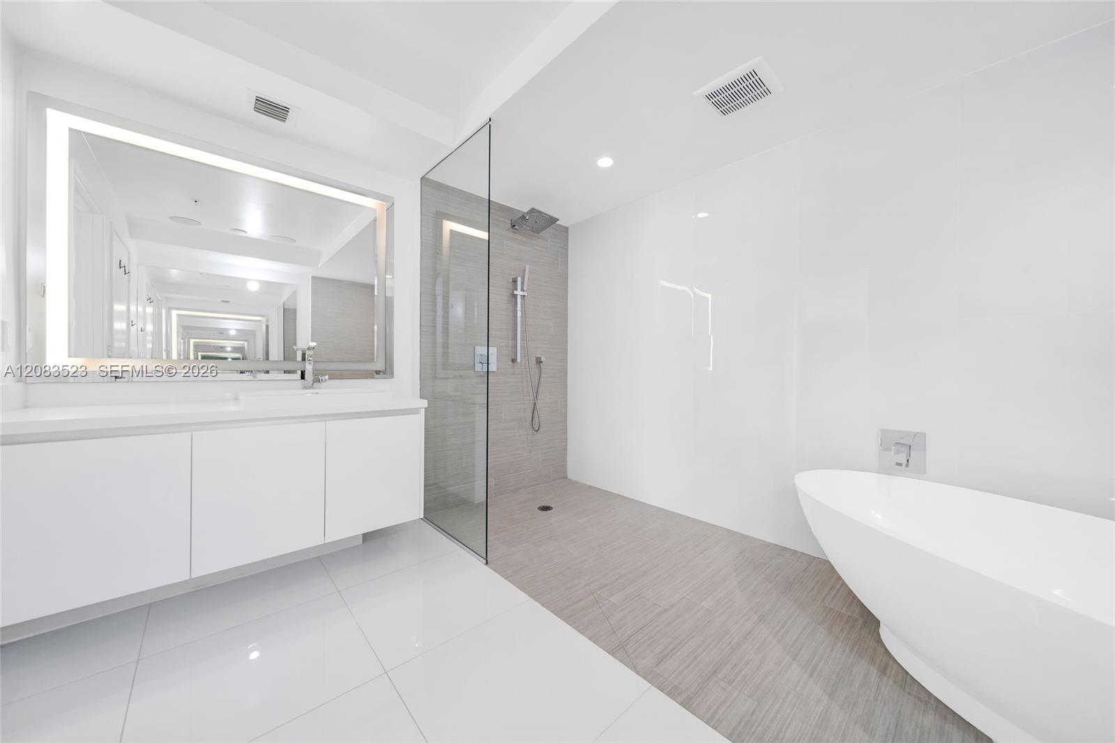 See details 4-701 3 / 4 1892 sq. ft. $ 2026-09-16 0 Photo