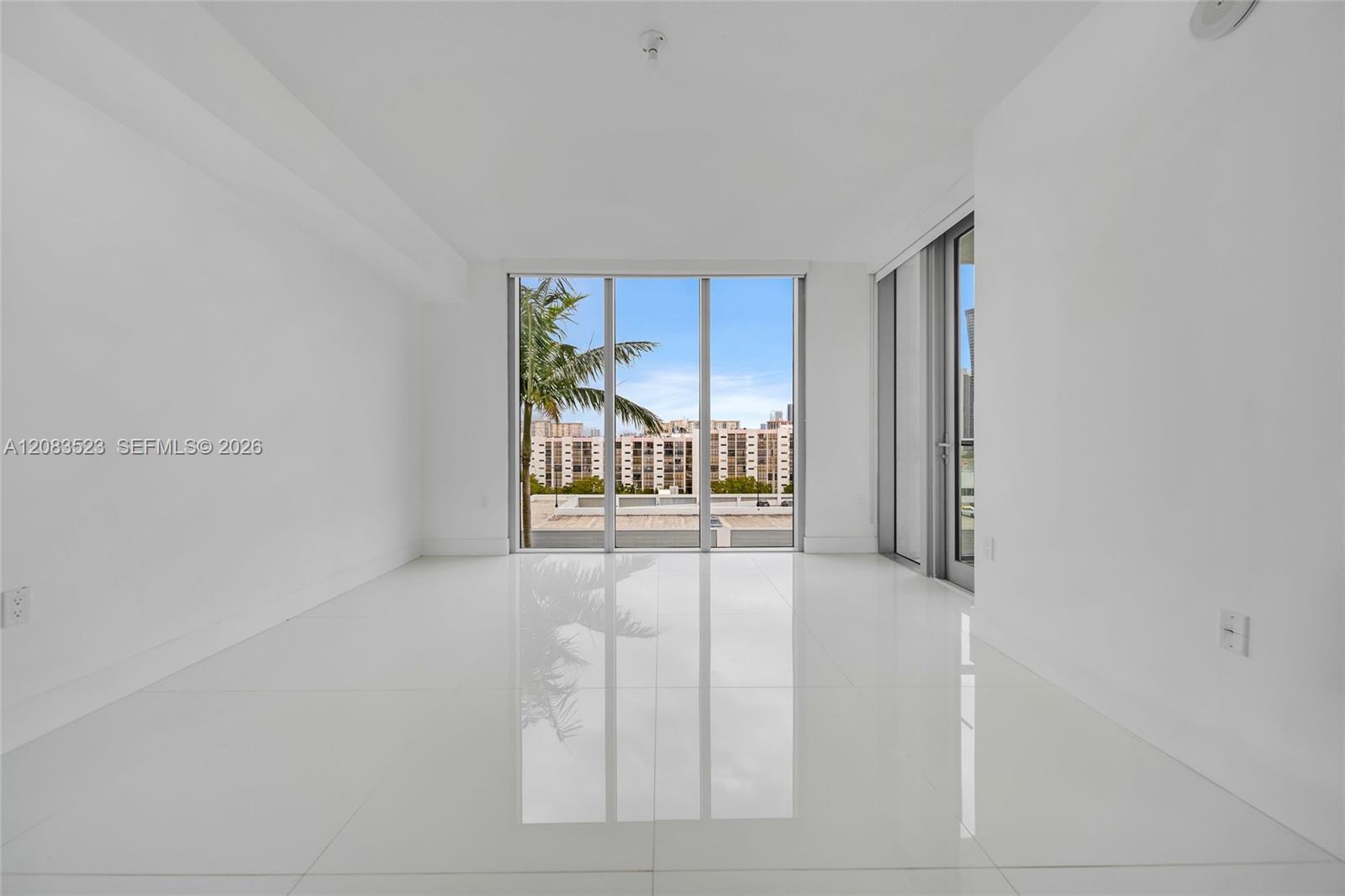 See details 4-701 3 / 4 1892 sq. ft. $ 2026-09-16 0 Photo