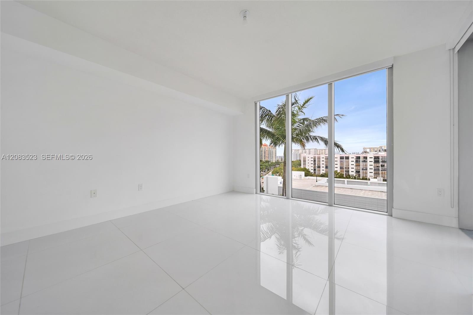 See details 4-701 3 / 4 1892 sq. ft. $ 2026-09-16 0 Photo