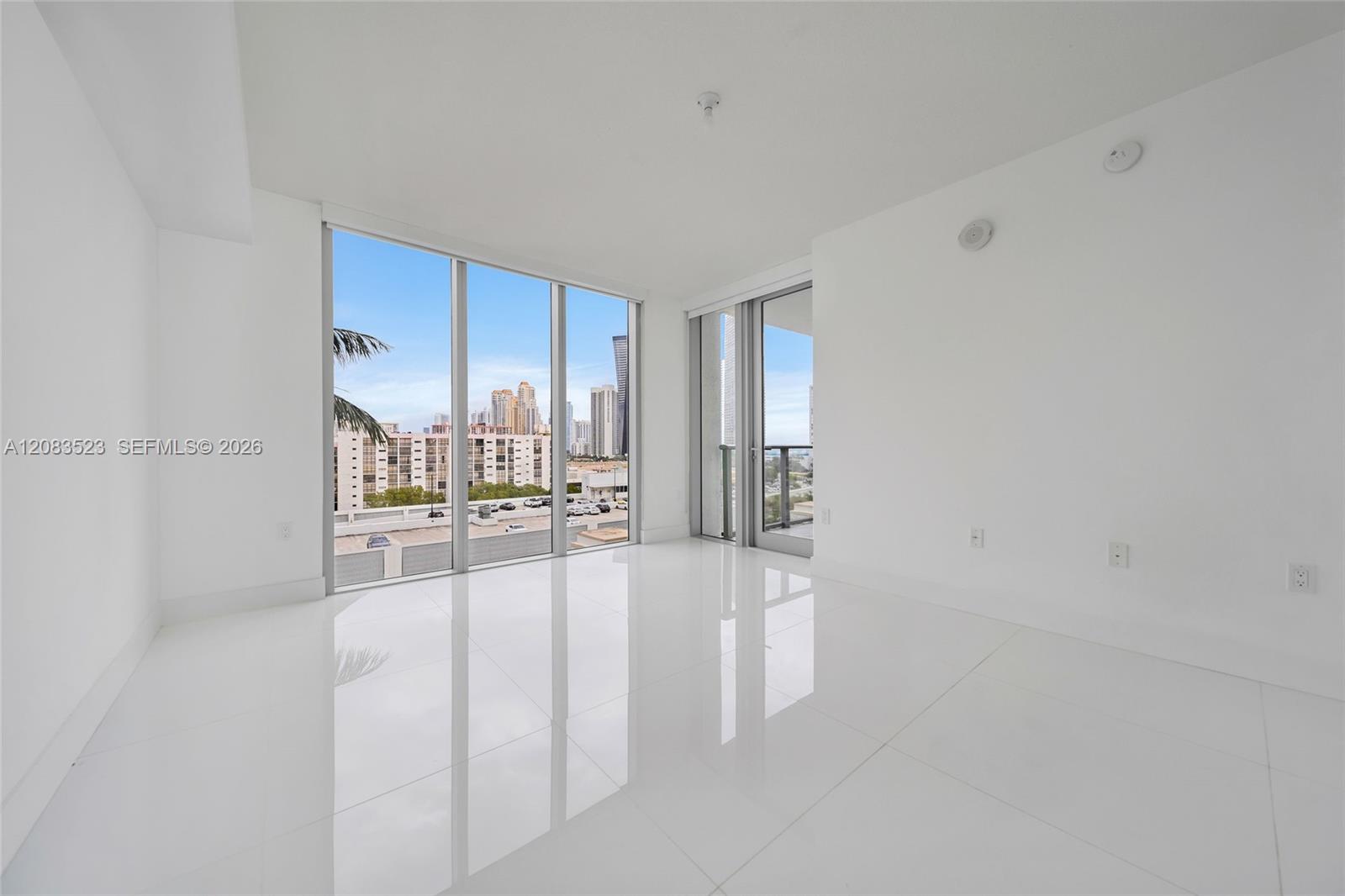 See details 4-701 3 / 4 1892 sq. ft. $ 2026-09-16 0 Photo