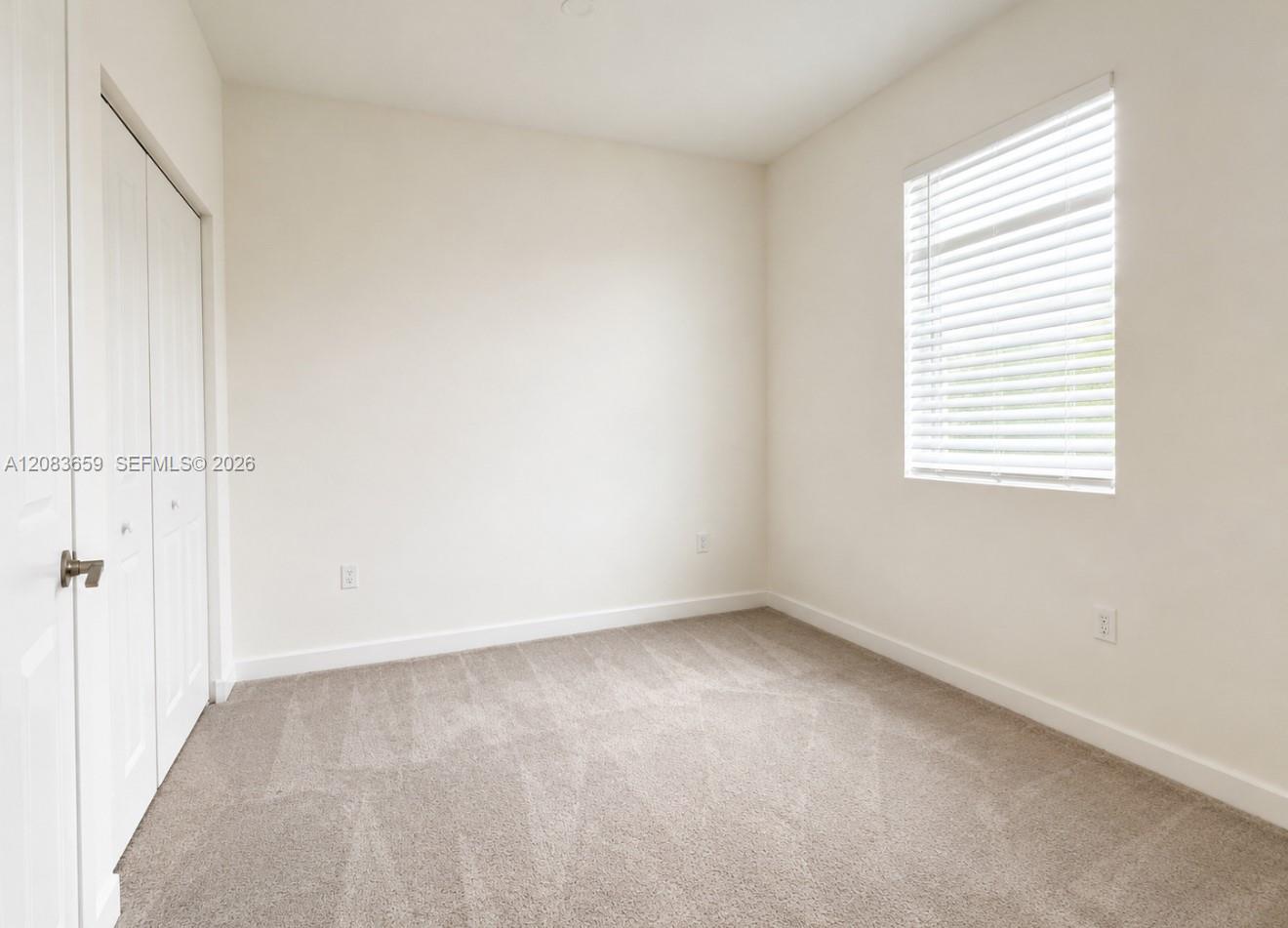 Ver detalles 1100 3 / 3 1331 sq. ft. $ 2026-09-04 0 foto