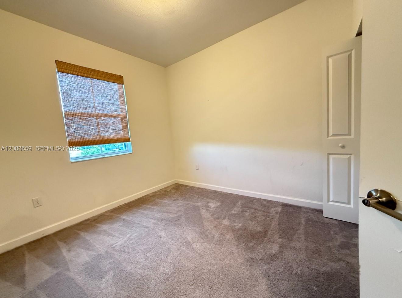 Ver detalles 1100 3 / 3 1331 sq. ft. $ 2026-09-04 0 foto