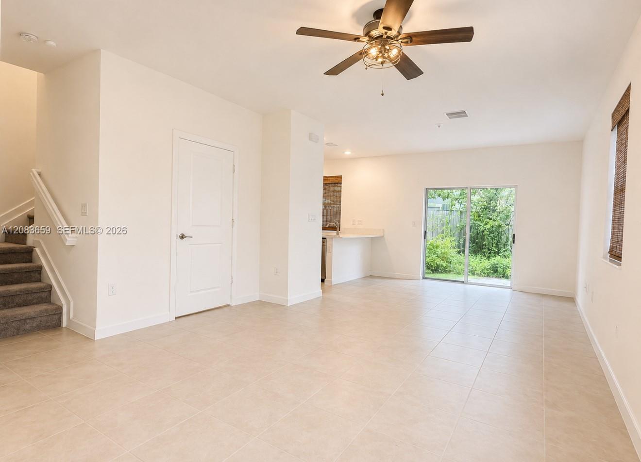 Ver detalles 1100 3 / 3 1331 sq. ft. $ 2026-09-04 0 foto