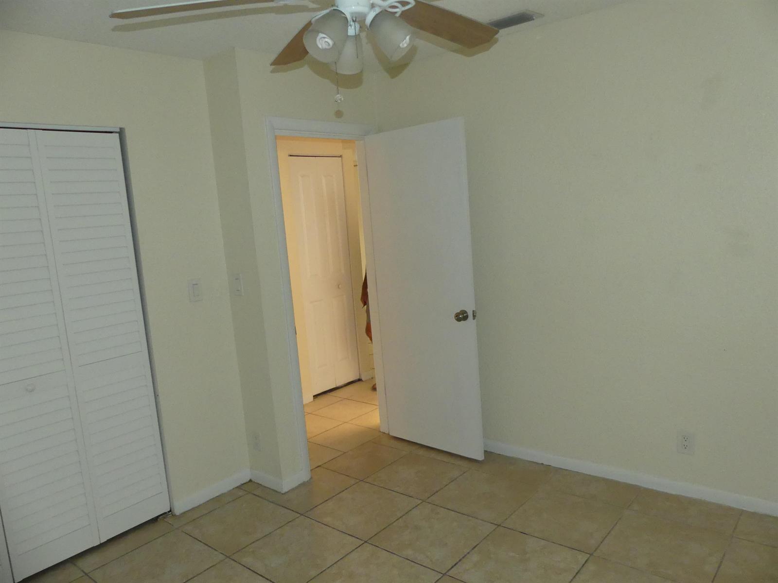 Ver detalles 1-3 / 0 1982 sq. ft. $ 2026-09-06 0 foto